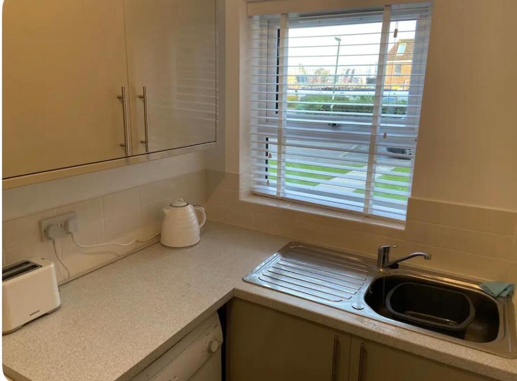 One Bedroom Ground Floor Flat Central Chichester Eksteriør bilde